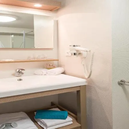 Confort Centre Hotel 3*
